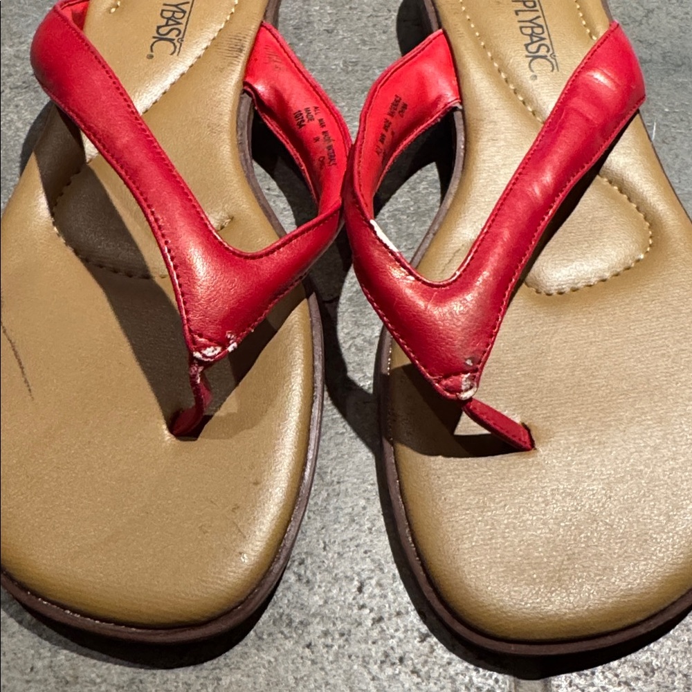 Simply Basic Women's Red Sandals Sz 8.5 - Picture 2 of 7